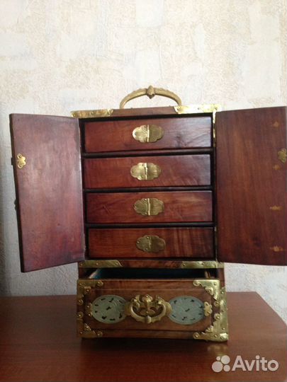 Шкафчик-ларец