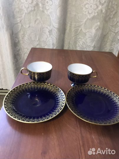 Чайные чашки с блюдцами