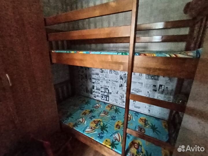 Двухъярусная кровать
