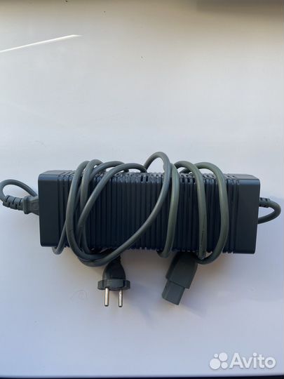 Xbox 360 +3 геймпада