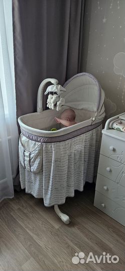 Детская кроватка люлька с маятником