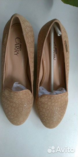 Новые туфли на танкетке Andy Carry