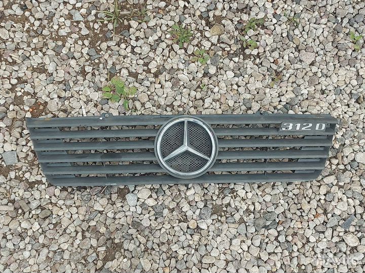 Решетка радиатора Мерседес Спринтер