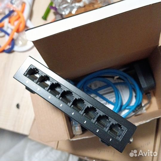 Switch свитч 8-port gigabit