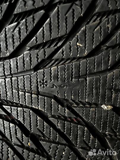 Nokian Tyres Hakkapeliitta R2 245/40 R18 97R
