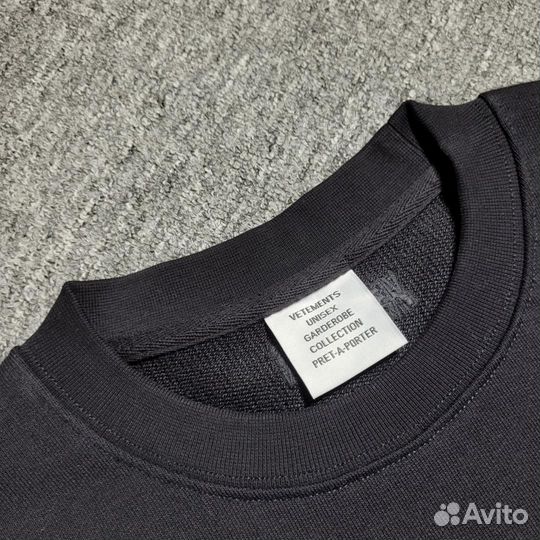 Черный свитшот Vetements женский