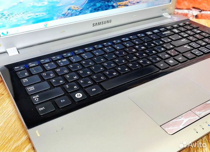 Домашний Ноутбук windows 7 SSD 8gb Samsung Обмен