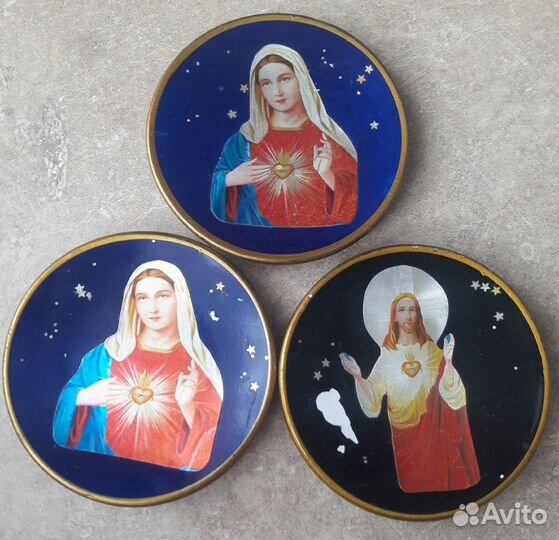 Декоративная тарелка с ликами святых