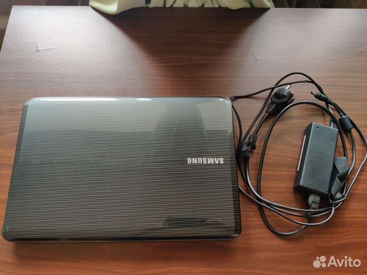 Ноутбук Samsung R525