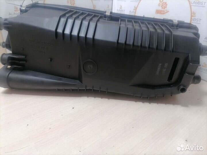 Корпус воздушного фильтра Mercedes W203