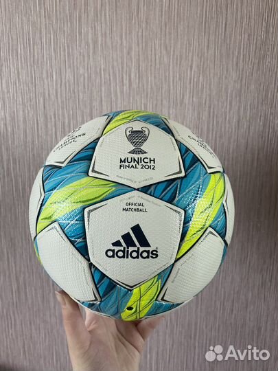 Футбольный мяч adidas munich final 2012