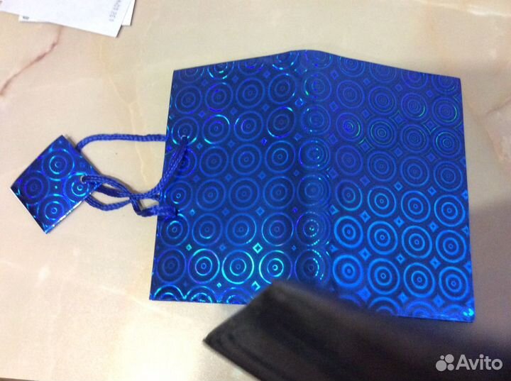 Пакет бумажный для подарков голографический