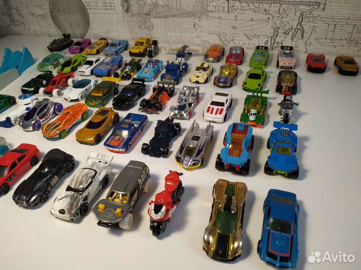 Машинки Hotwheels