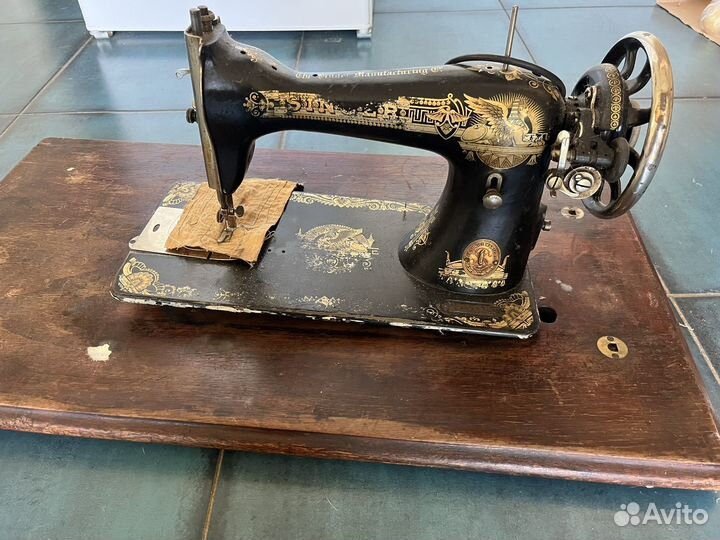 Швейная машинка Зингер антикварная ножная