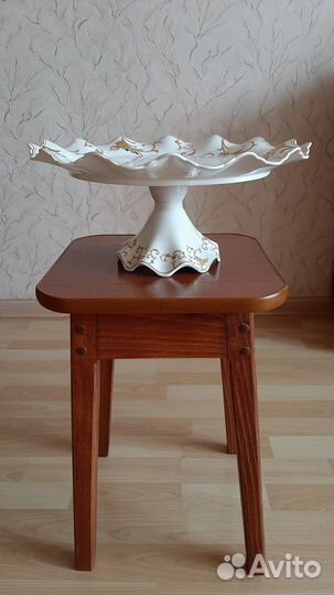 Тортница на ножке