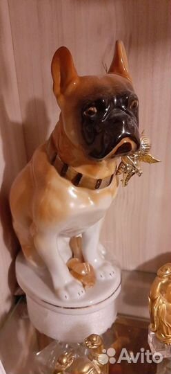 Статуэтка собаки фарфор