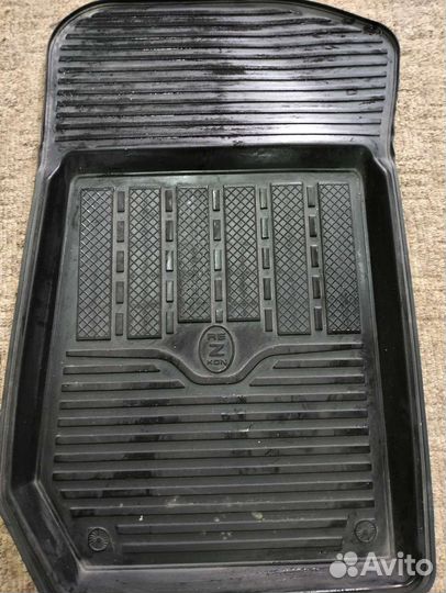 Автомобильные коврики резиновые