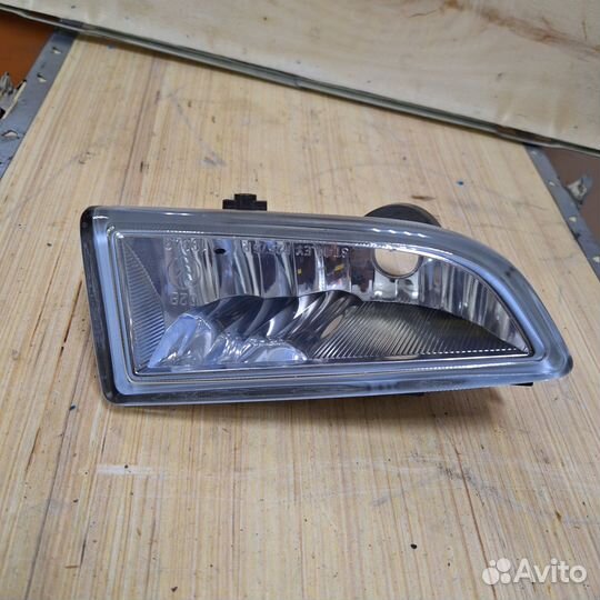 Фара противотуманная R Mazda