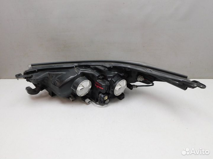 Фара правая Toyota Highlander