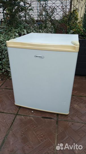 Холодильник барный Shivaki маленький