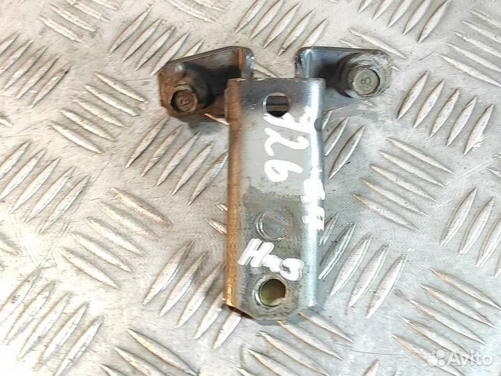 Петля двери задней правой нижняя Mitsubishi Lancer