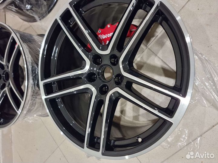 Porsche macan turbo r20