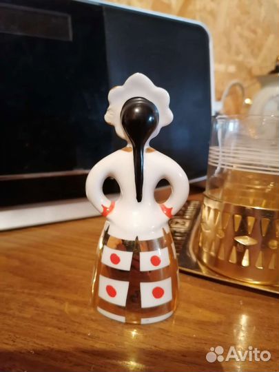 Статуэтка фарфор