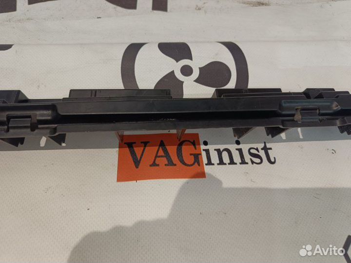 Кронштейн порога передний левый Bmw F10 3.0 2011