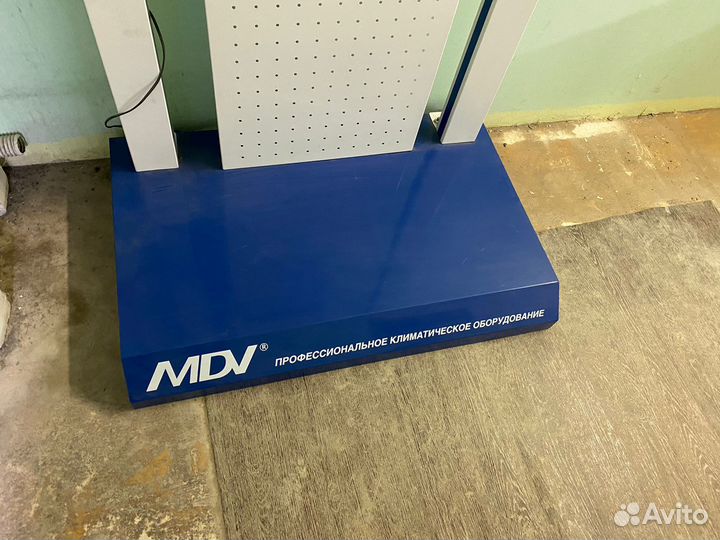 Стойка витрина для сплит-систем