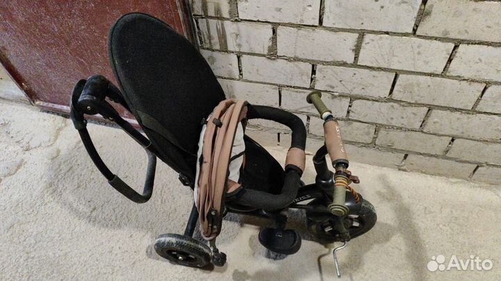 Детский велосипед с ручкой