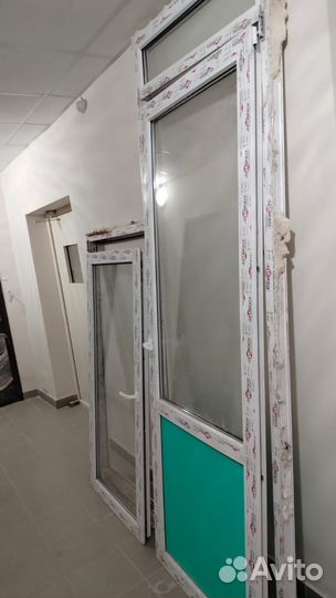 Двери пластиковые со стеклом бу