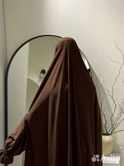 Издаль платье