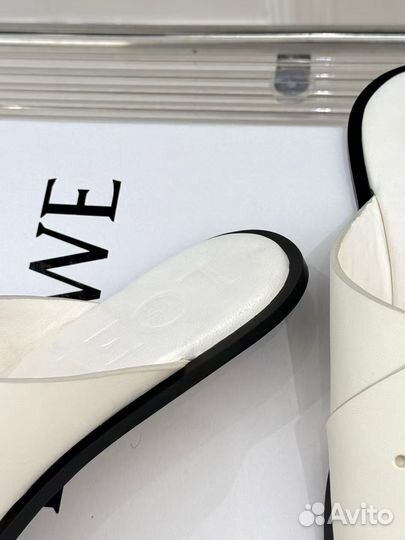 Шлепанцы Loewe женские кожаные Premium