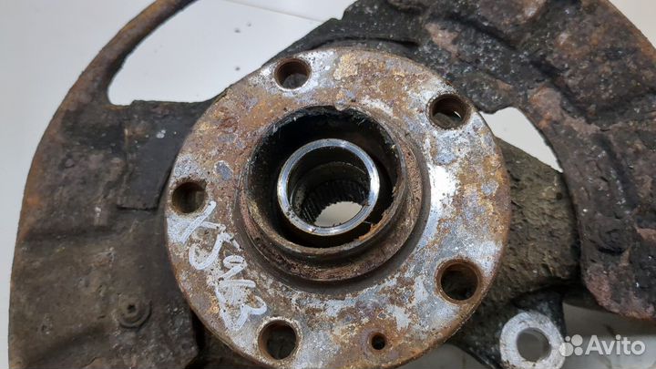 Ступица (кулак, цапфа) левая передняя Volkswagen Phaeton