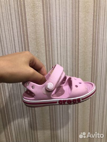 Сандалии crocs детские 23