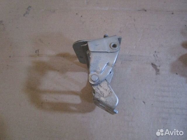 Петля двери багажника левая Ford Focus I 1998-2004