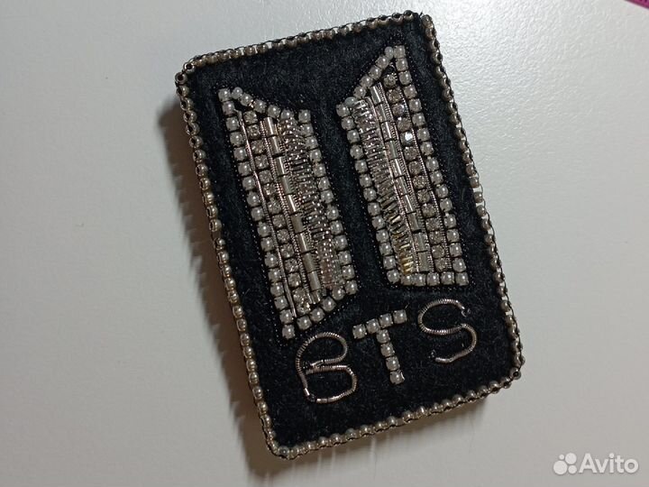Брошь BTS ручной работы