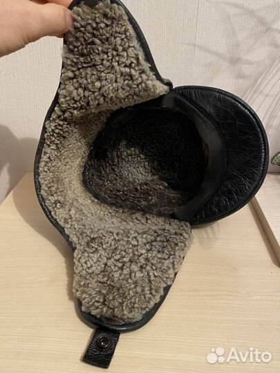 Кожаная шапка-ушанка на меху. 54 р-р