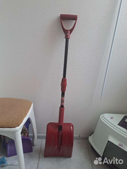 Лопата для снега в автомобиль