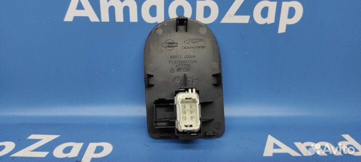 Кнопка центрального замка Nissan Qashqai J10 1.6