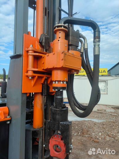 Буровая установка мгбу мозбт М4 на гусеницах