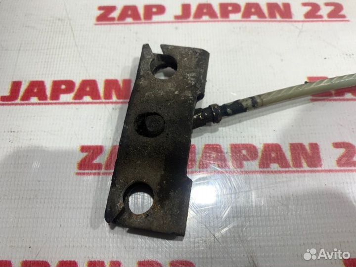 Трос ручника Mitsubishi Challenger K96 6G72 1996