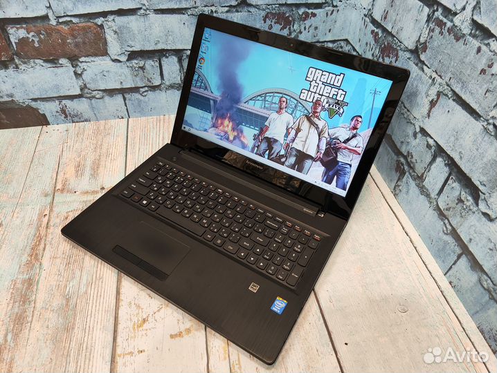 Игровой ноутбук intel-i5/2видеокарты/8Gb/SSD