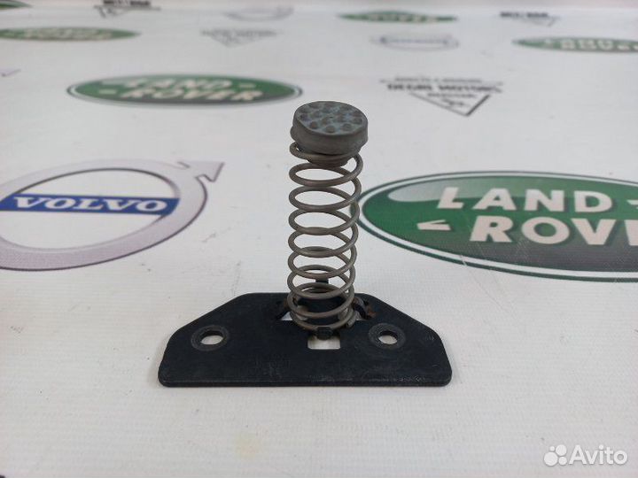 Пружина фиксатора капота Volvo S80 V70 XC70 XC90