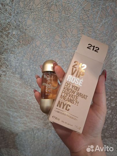 Парфюмерная вода Carolina Herrera 212 VIP Rose