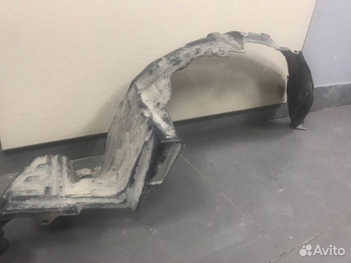 Подкрылок передний правый Nissan Largo CW30 CD20TI