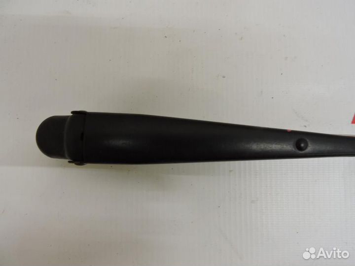 Поводок стеклоочистителя передний левый LADA 2115