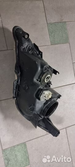 Фара правая на toyota camry 50 ксенон