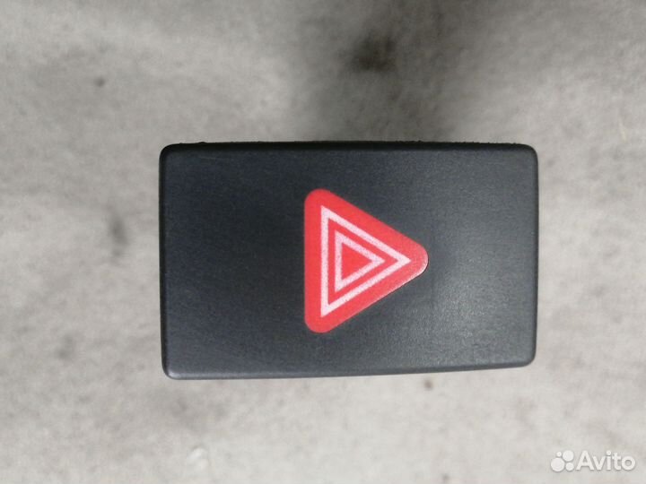 Кнопка аварийной сигнализации для VW Golf VI 2011