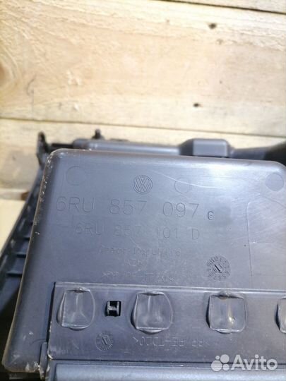 Бардачок Volkswagen Polo Sedan